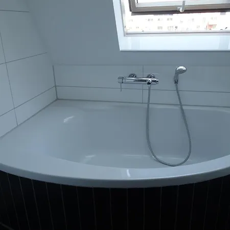 Spacious 4-bedroom Retreat With Large Sun Terrace