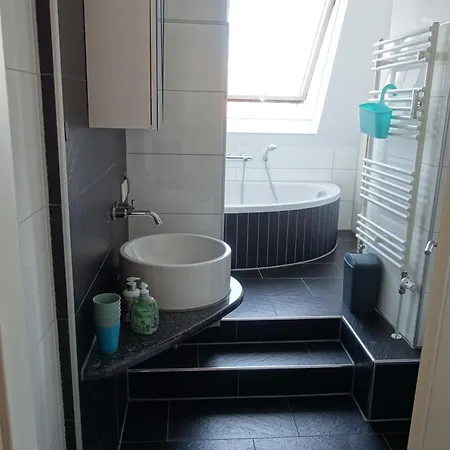 アパート Spacious 4-bedroom Retreat With Large Sun Terrace