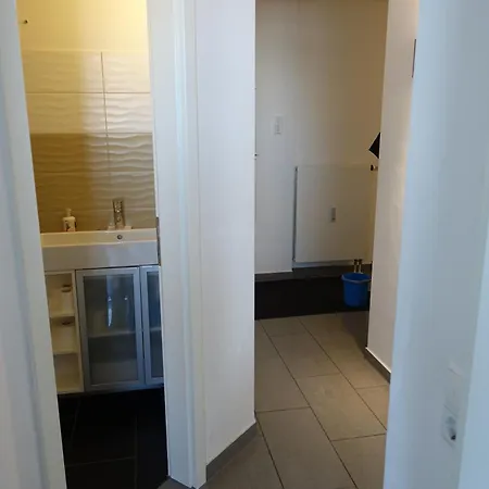 Spacious 4-bedroom Retreat With Large Sun Terrace Appartamento *
