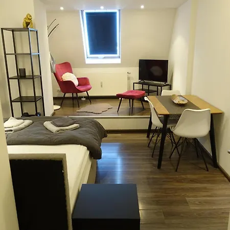 Spacious 4-bedroom Retreat With Large Sun Terrace Apartment München