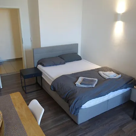 Apartment Spacious 4-bedroom Retreat With Large Sun Terrace *